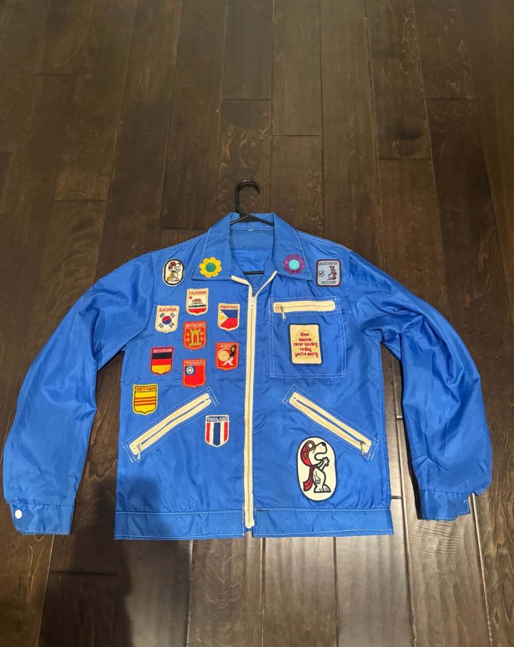 Vintage 70s International Travel Souvenir Patch Nylon Windbreaker Jacket Snoopy
